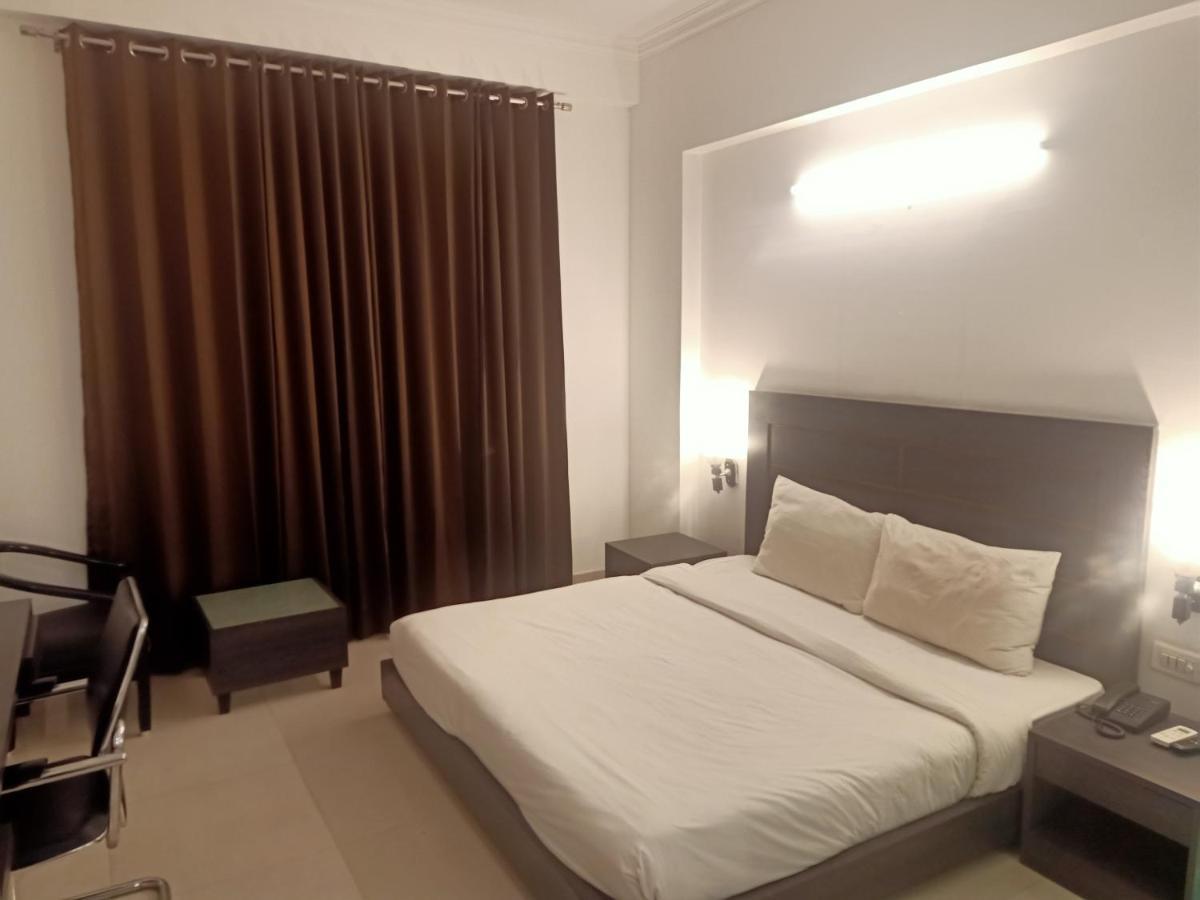 Hotel Chaupal By Casa Bella Gurgaon Exterior foto
